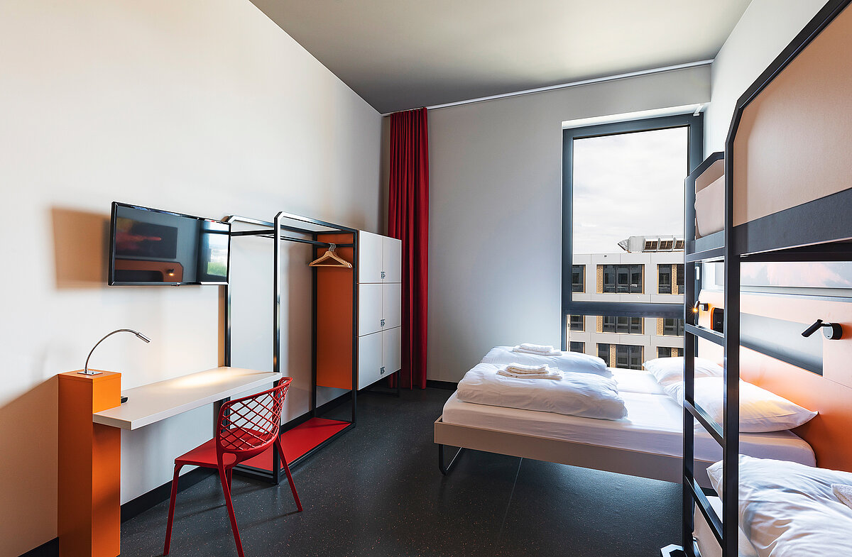 Meerpersoonskamer MEININGER Hotel Genève Centre Charmilles